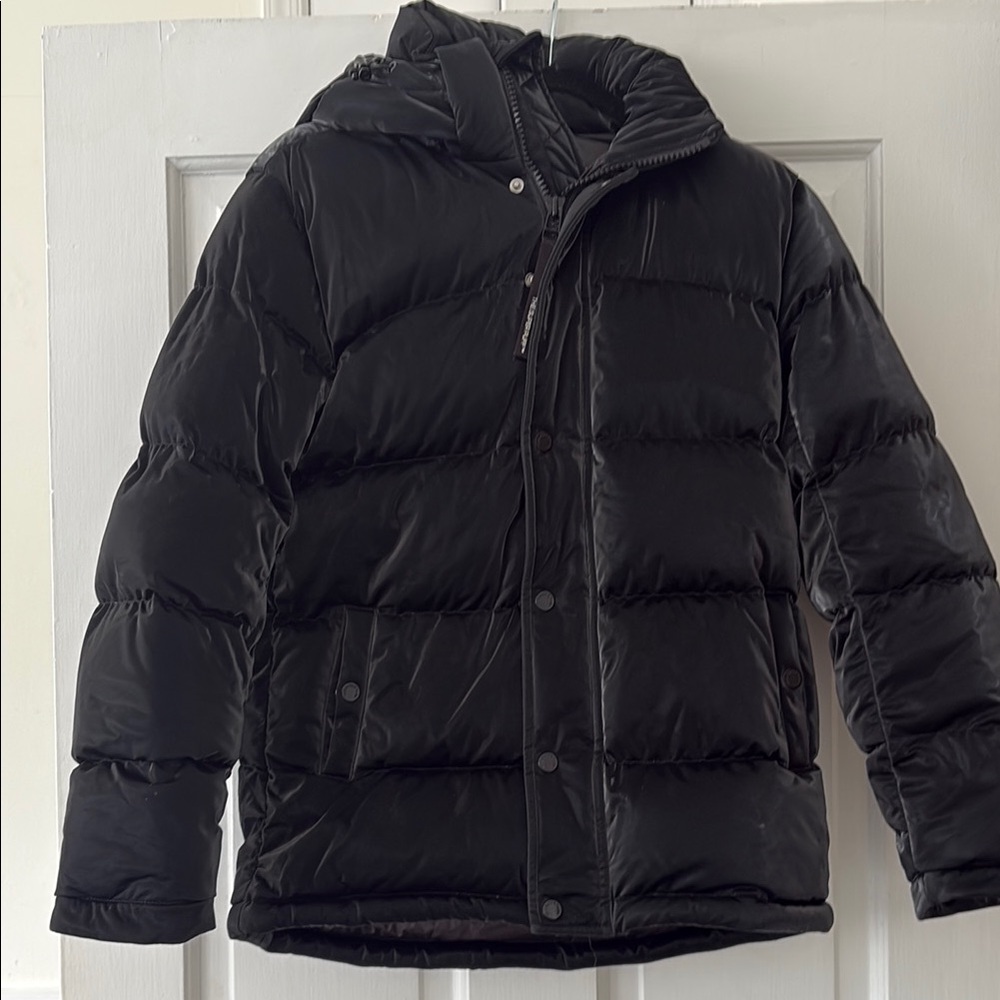 Aritzia Super Puff Black Liquid Shine 2XS